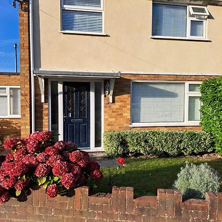 Apartament Gatwick House Crawley  Zewnętrze zdjęcie